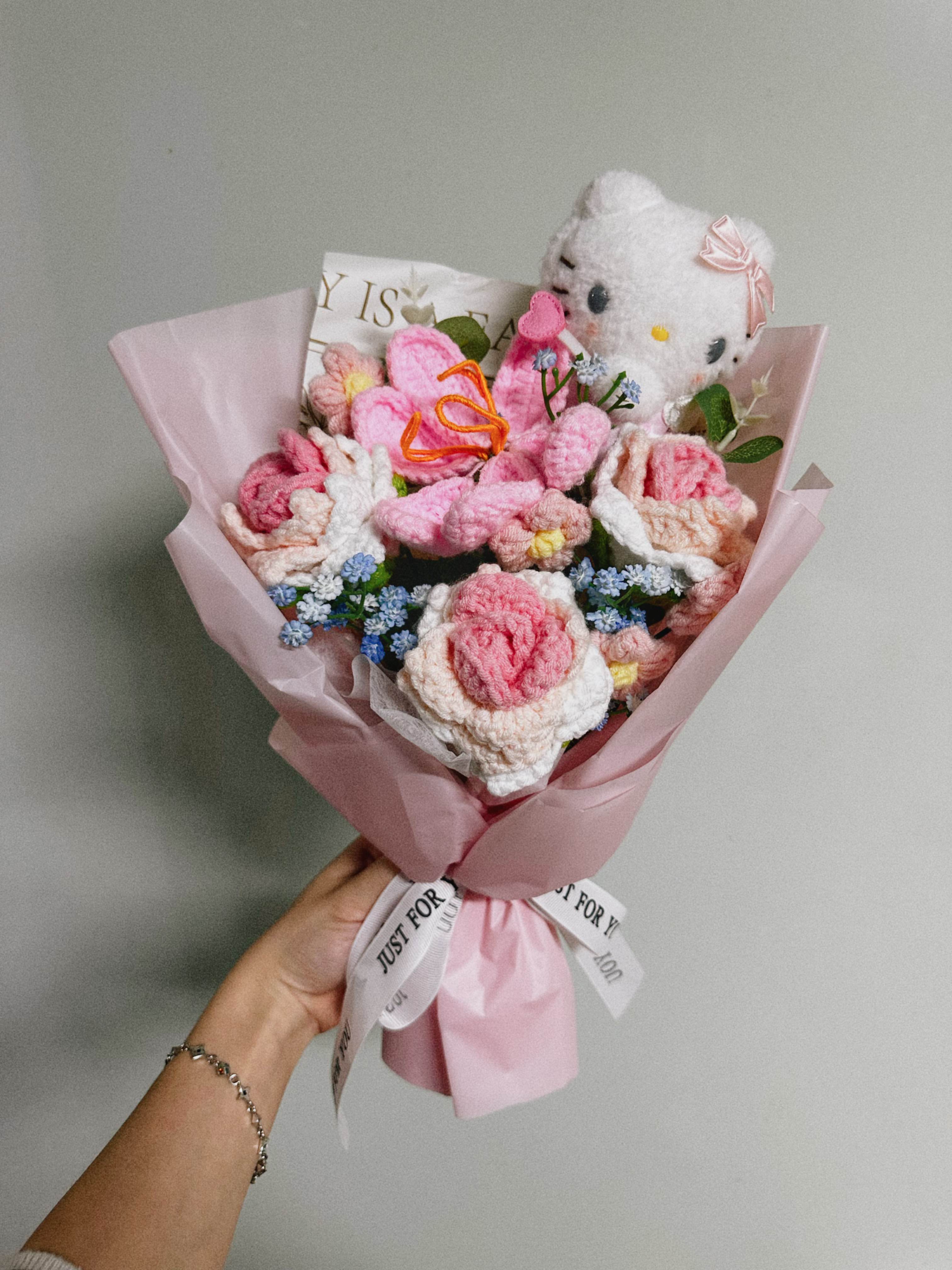 Medium - Hello Kitty Bouquet